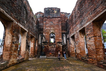 Phra Narai Ratchaniwet Located in Tambon Tha Hin Mueang Lop Buri District Lopburi Province It is a palace built by King Narai the Great in 1666.