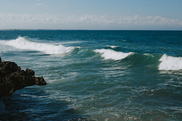 The blue waves of the Indian Ocean