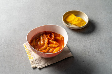 Tteokbokki, rose tteokbokki, fried food, Pache tteokbokki, snack food, rice cake stew Korean food dish