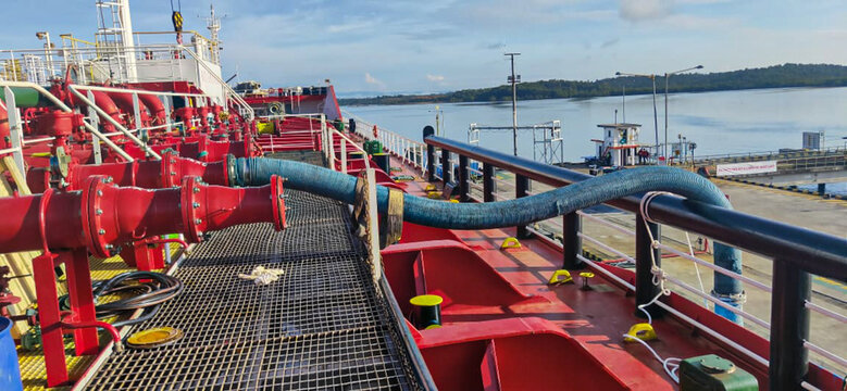 Hose connected and manifold closed for fuel transferring on vessel.