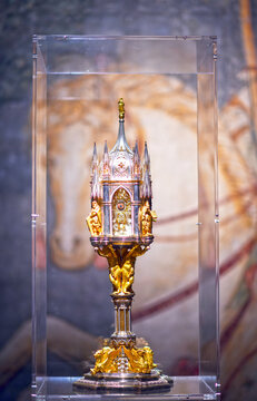 Goldene Monstranz im Dom von Bergamo (Italien)