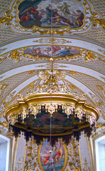 Fototapeta na wymiar Deckenverzierungen im Dom von Bergamo, Italien