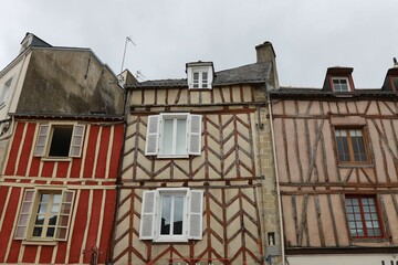 Naklejka premium Bâtiment typique, vu de l'extérieur, ville de Vannes, département du Morbihan, Bretagne, France