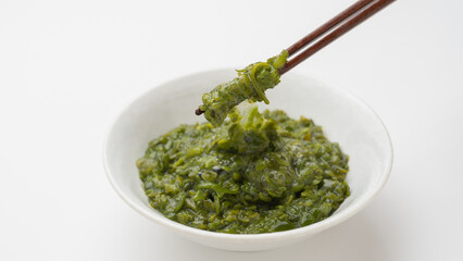 茹でて細かく刻んだ日本のメカブ