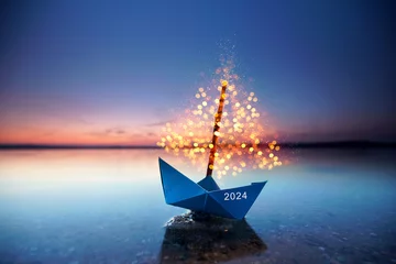 Tuinposter Segel setzen für 2024, Segelboot mit Lichtern © Jenny Sturm