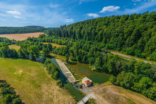 Das Taubertal bei Kloster Bronnbach im Main-Tauber-Kreis im Luftbild