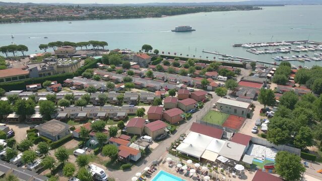 Exclusive glamp camping residence of organized cabins on lake Garda, peschiera Italy