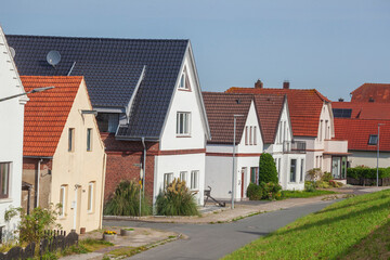 Fototapeta na wymiar Wohnhäuser, Einfamilienhäuser, Brake, Wesermarsch, Niedersachsen, Deutschland