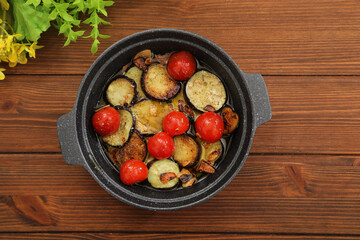 ミニトマトとナスのアヒージョ