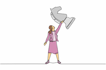 Single one line drawing young businesswoman holding horse chess piece. Successful entrepreneurship tactics or strategy, superiority in business. Continuous line draw design graphic vector illustration