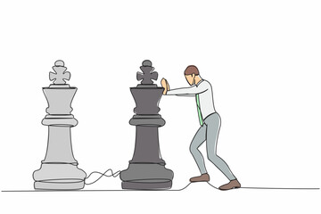 Single continuous line drawing competitive businessman push huge king chess piece to beat another king. Business strategy and marketing plan concept. One line draw graphic design vector illustration