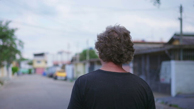 Joyful Senior Man Walking In Urban Street, Smiling In Daily Exercise Stroll In Urban Setting. Portrait Close-up Face Of An Older Caucasian Person Walks Forward In Tracking Shot Motion