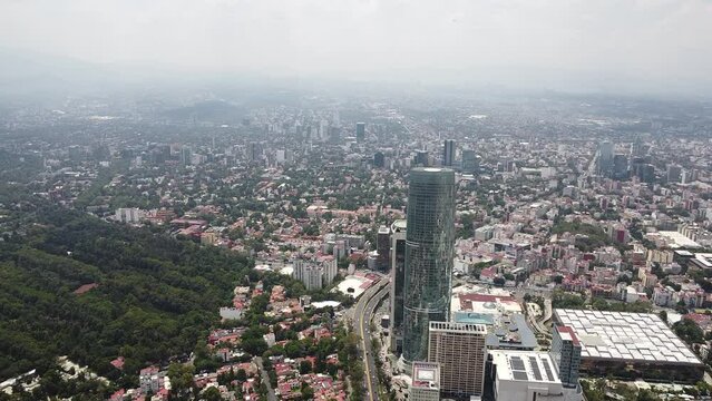 Paisaje, la torre m&aacute;s alta de la Ciudad de M&eacute;xico