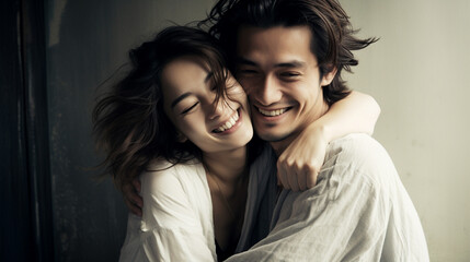 幸せそうに笑う若い日本人カップル