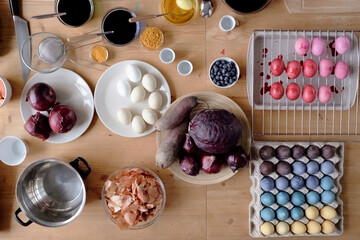 Table with naturally dyed Easter eggs