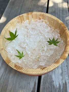 桶　氷　かえで