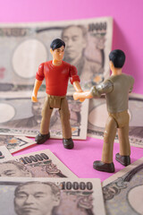 2人の男 金 現金 ビジネス 交渉 成立
