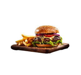 Smaczny cheesburger z frytkami podany na drewnianej desce. Transparentne tło. - obrazy, fototapety, plakaty