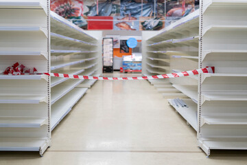 store bankruptcy, crisis, empty shelves