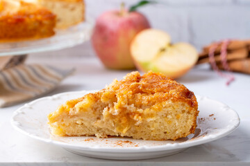 Caramelized apple cake is a delicious dessert. Turkish name; elmali kek