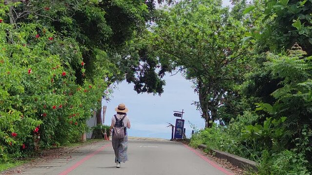 It is one of the most popular hot air ballooning and paragliding locations. Luye Highland, is a hill in East Rift Valley. Taitung County, Taiwan