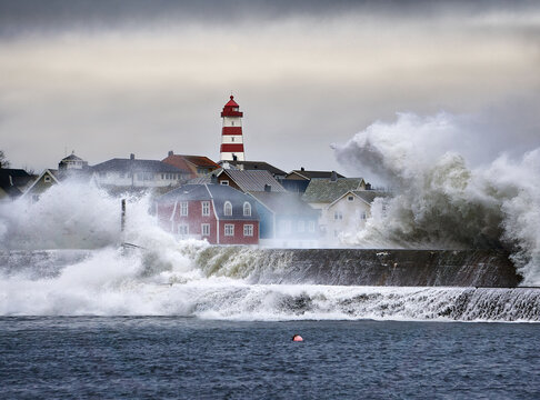 Winter storms and clashing waves on Alnes, God&oslash;y, &Aring;lesund, Norway