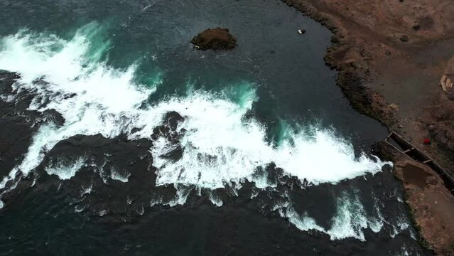 Dronen Aufnahme vom Wasserfall Fixi auf Island 