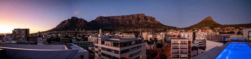 Papier Peint photo autocollant Montagne de la Table Aerial view of Cape Town city centre at sunset in Western Cape, South Africa