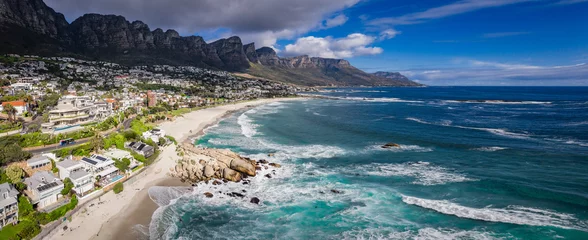 Photo sur Plexiglas Montagne de la Table Aerial View of Camps bay in Cape Town, Western Cape, South Africa