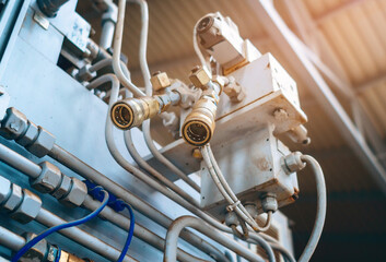 Pipe fittings for connecting high-pressure hoses in an industrial unit in factory