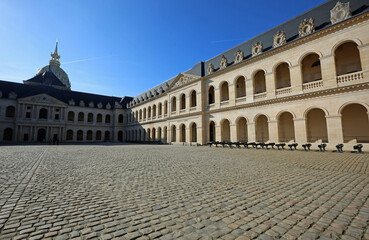 Fototapeta na wymiar The dome and The Army Museum, Paris, France