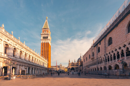 Majestic view of Piazzetta dei Leoncini in sunset