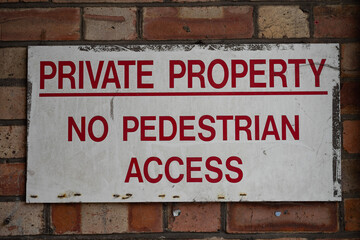 Fototapeta na wymiar no access private property sign