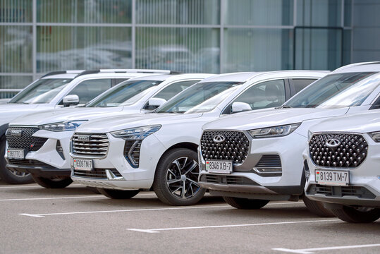 Minsk, Belarus. Aug 31, 2023. Chery Tiggo 8 Pro, Haval Jolion and Haval F7, new chinese car parked in row outdoors, brand new cars for sale. Chinese crossover, SUV car Chery and Haval for sale