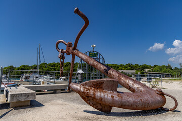 Anchor from the ship in the port of Pula