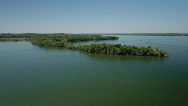 lake and sky peninsula