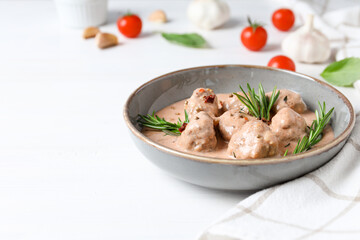Tasty meat food and homemade food concept - meatballs