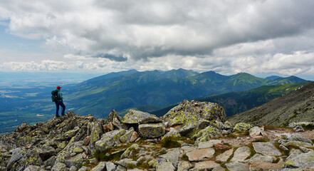 Widok na Tatry Zachodnie ze szlaku na Krywań © filozofgrecki