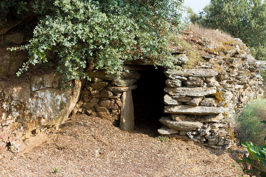 Traditional hut, Lastron lookout, Las Arribes del Duero, Salamanca, Castilla y Leon, Spain