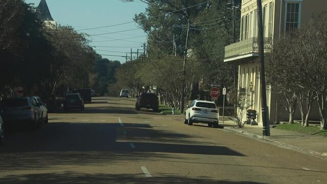 Driving through the streets of Natchez.