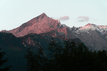 Zugspitze bei Sonnenaufgang