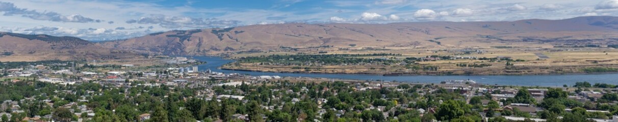 A panoramic view of the Columbia River and the city of the Dalles, Oregon