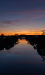 Sonnenuntergang am Kanal
