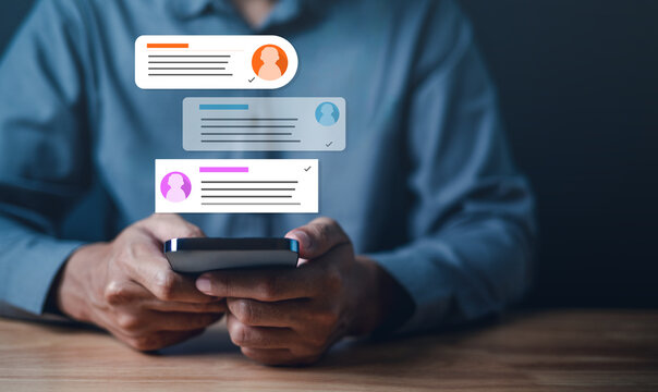 social network, conversation, message, comment, speech bubble, banner, context, communicate, discussion, chat. use smartphone to comment and chatting via social network. then speech bubble alert it.