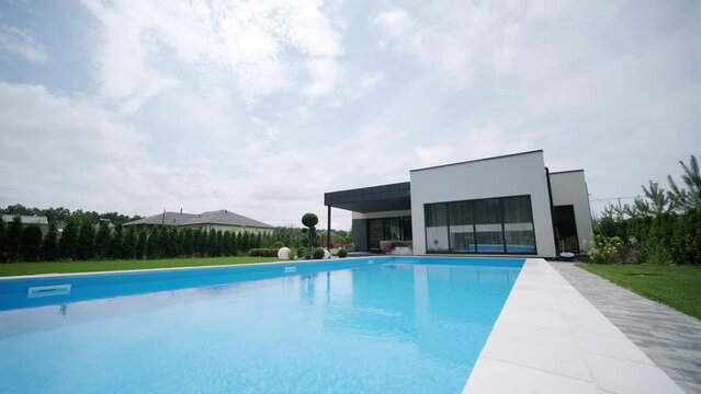 Design house - modern villa with open plan living and private bedroom wing. Large terrace with privacy thanks to the house, swimming pool.