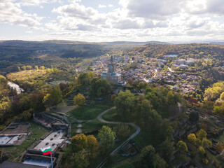 Obraz premium Aerial view of city of Veliko Tarnovo, Bulgaria