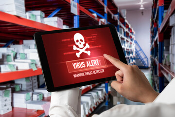 Virus warning alert on computer screen detected modish cyber threat , hacker, computer virus and malware - obrazy, fototapety, plakaty