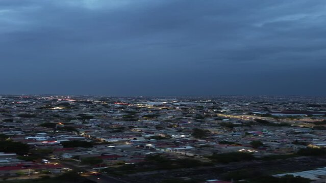 cuidada de guadalajara jalisco mexico, tiempo de lluvias vista nocturna con dron