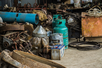 Excavator part repaire in fix shop old engine