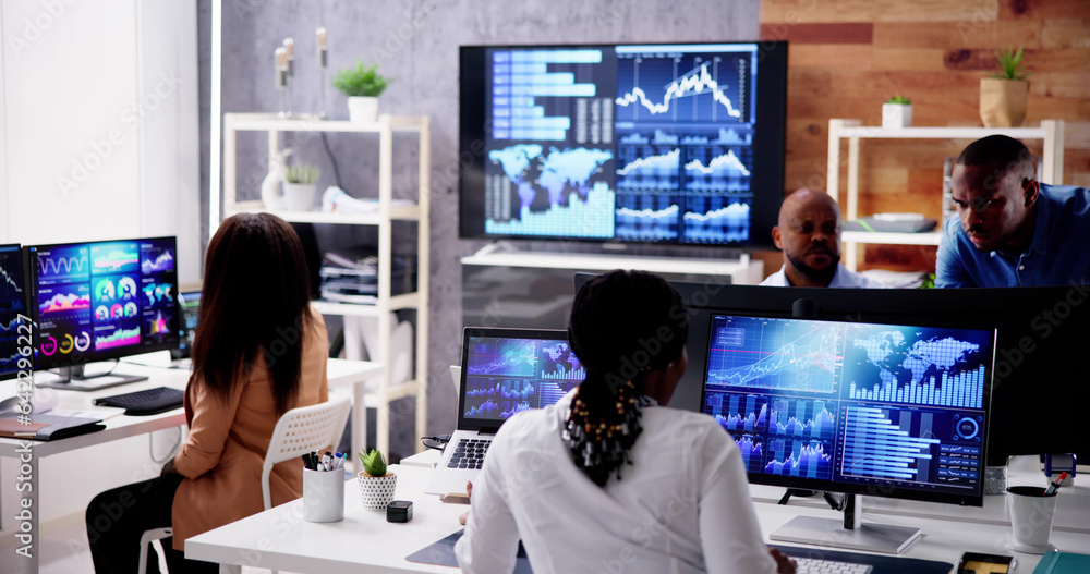 Aufkleber african financial data analysts using dashboard on screens